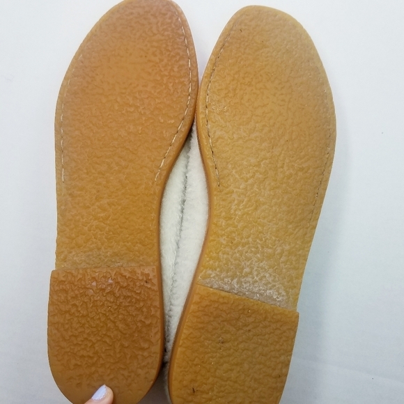 Stuart Weitzman | Fuzzy Creme Loafers, size 8 - Picture 8 of 8